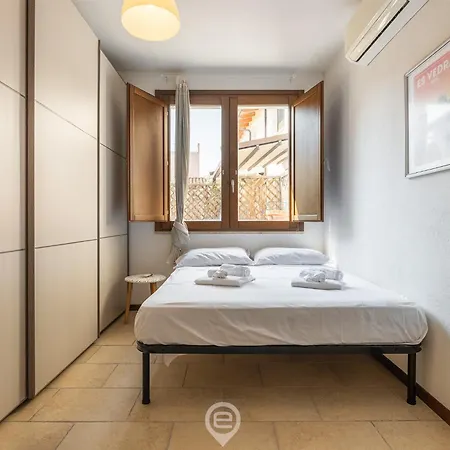 Estay - Flamingo Courtyard Retreat 아파트